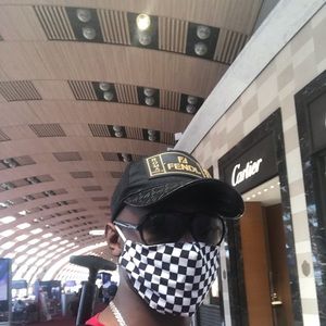 Meet your Posher, Malik